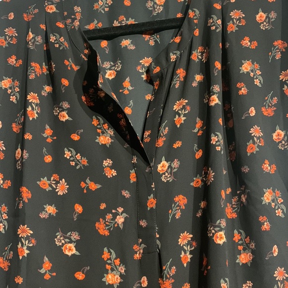 Icone / Simons drapey floral blouse - Picture 6 of 12